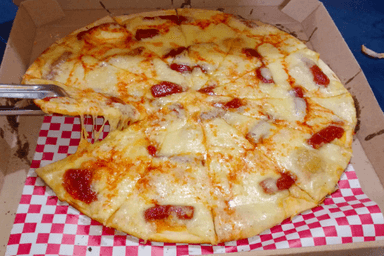 Pizza Kevin 16 Porciones más Gaseosa 1.5 L