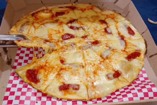 Pizza Kevin 16 Porciones más Gaseosa 1.5 L