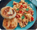 Arepa Asada con huevos perico