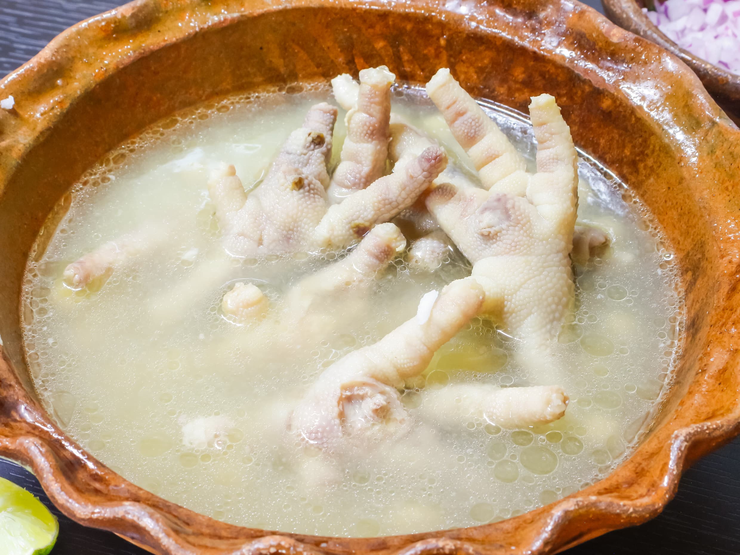 Caldo con 6 Patas