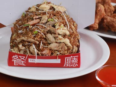 Caja Mediana + Medio Pollo + Coca Cola 1.5