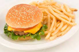 Mini Hamburguesa con Papas Fritas