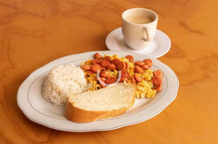 Huevos Rancheros + Bebida