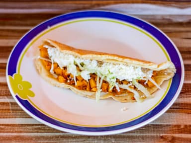Quesadilla al Comal de Papas con Chorizo