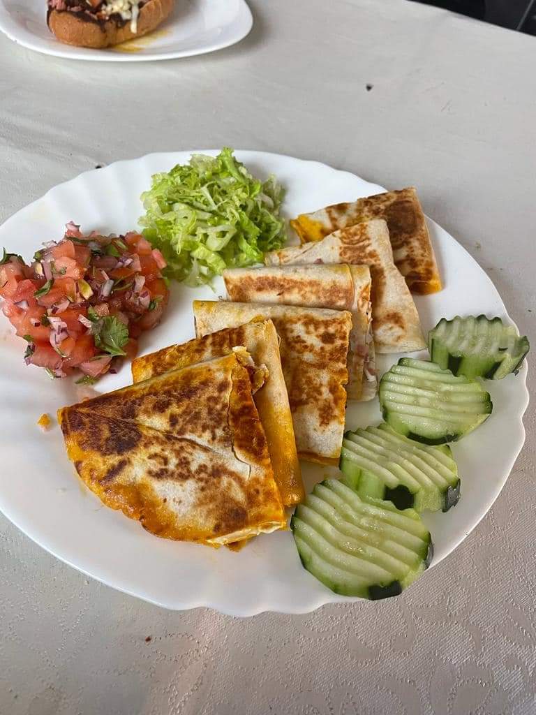 COMBO-Quesadillas + Platanitos Fritos