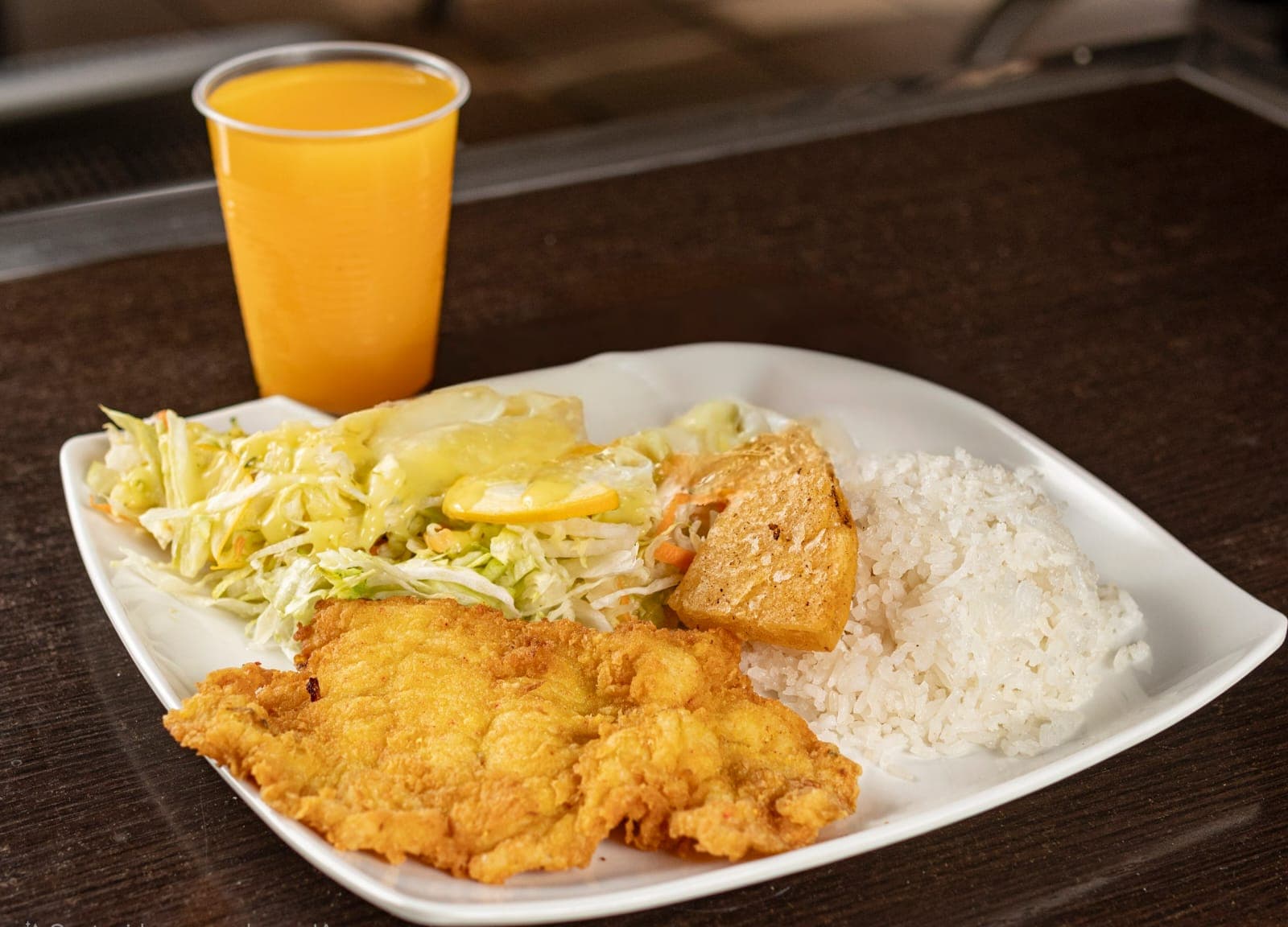 Bandeja Chuleta + Jugo del Dia