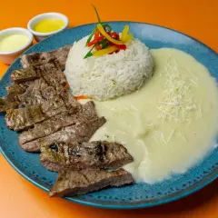 Lomo con Puré y Arroz + Bebida