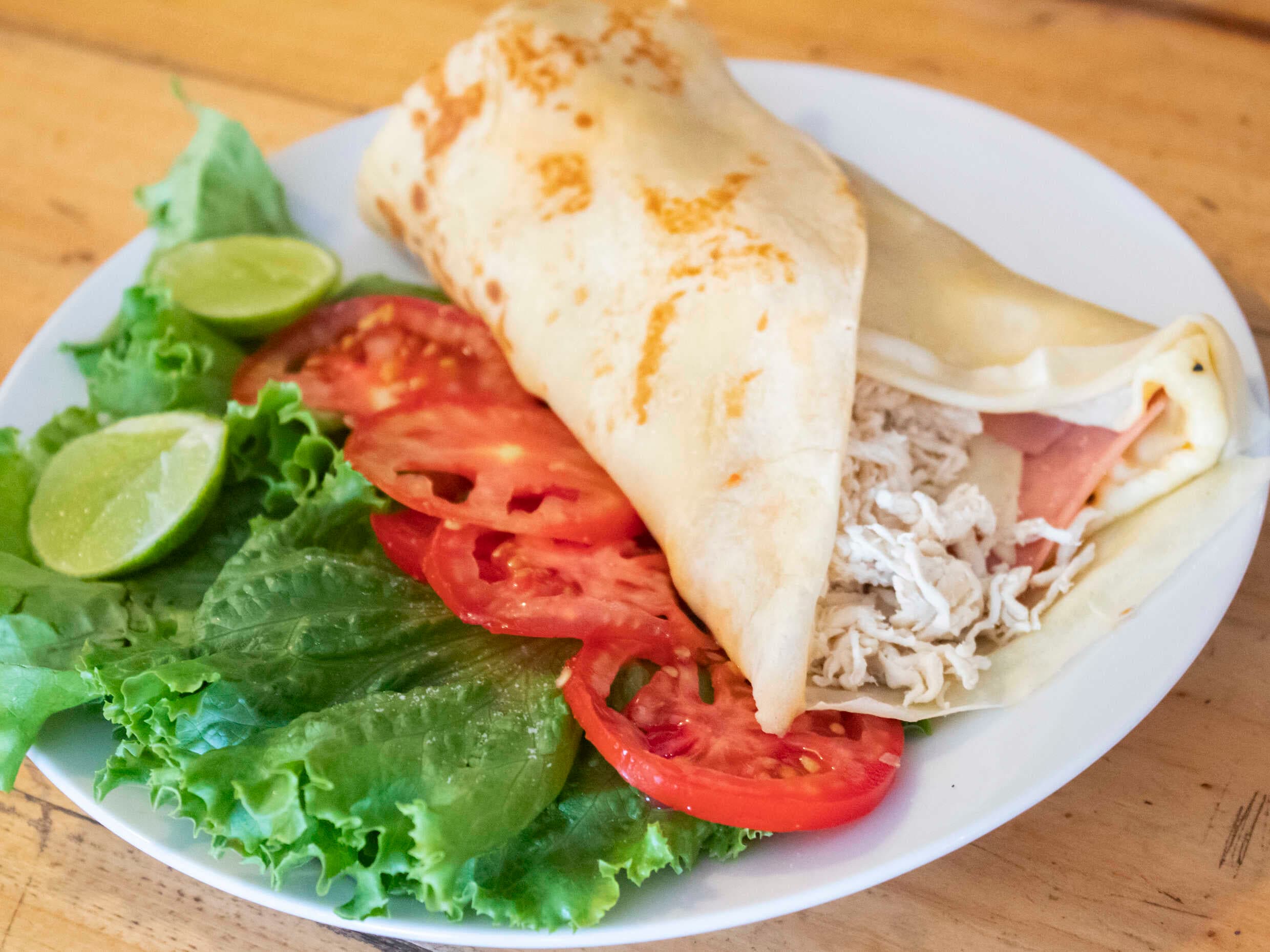 Crepe Mixto de Pollo y Queso