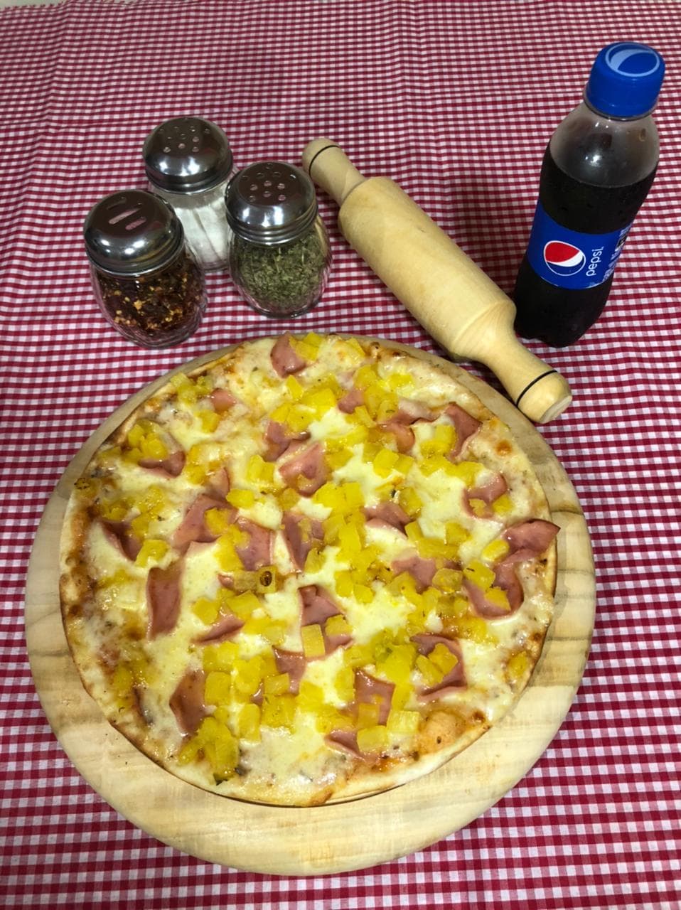 COMBO 1 Pizza Pers hawaiana 24cms 6 porc Gas 250ml