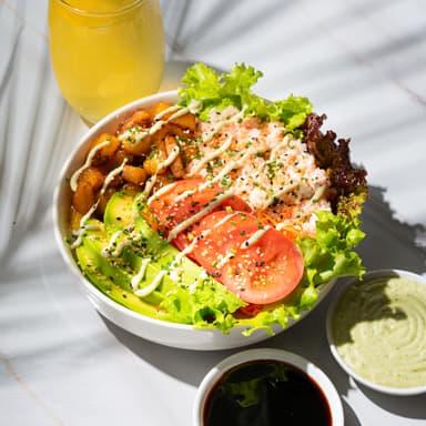 Combo Bowl Ensalada Dinamita + Bebida