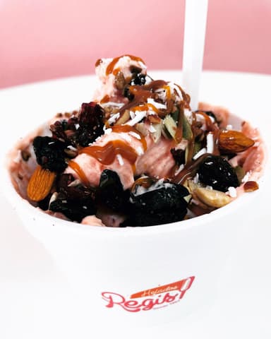 Nieve de yogurt y Frutos Rojos