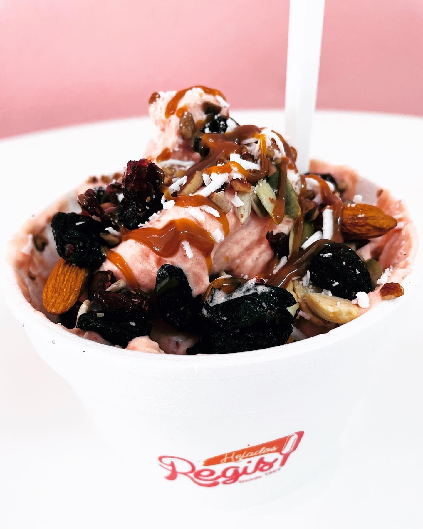 Nieve de yogurt y Frutos Rojos
