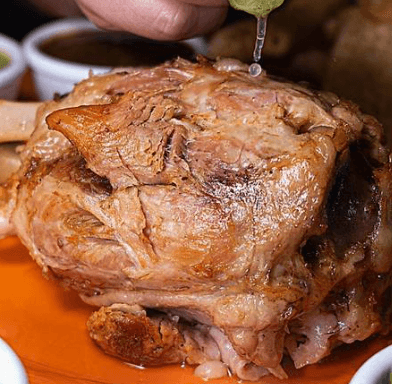 Pieza Chamorro en Carnitas