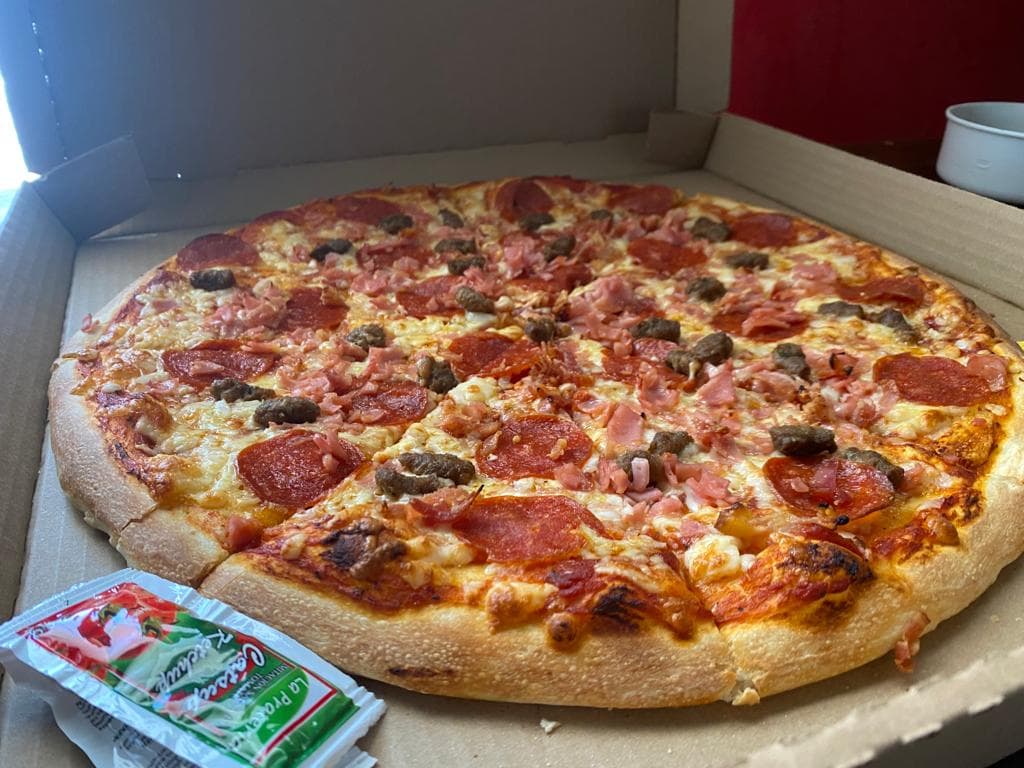 Pizza Especial 4 Carnes Grande
