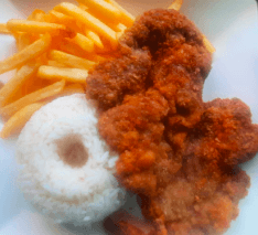 Milanesa de Carne con Arroz y Papas Fritas