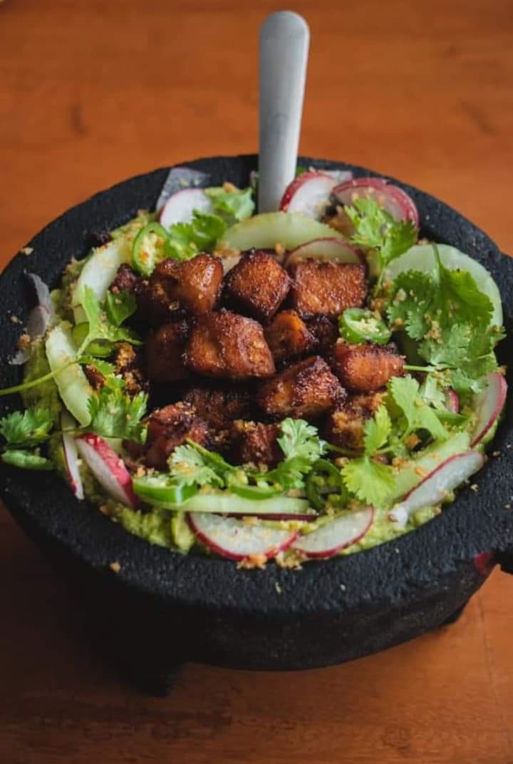 Molcajete de Carnitas de Atún