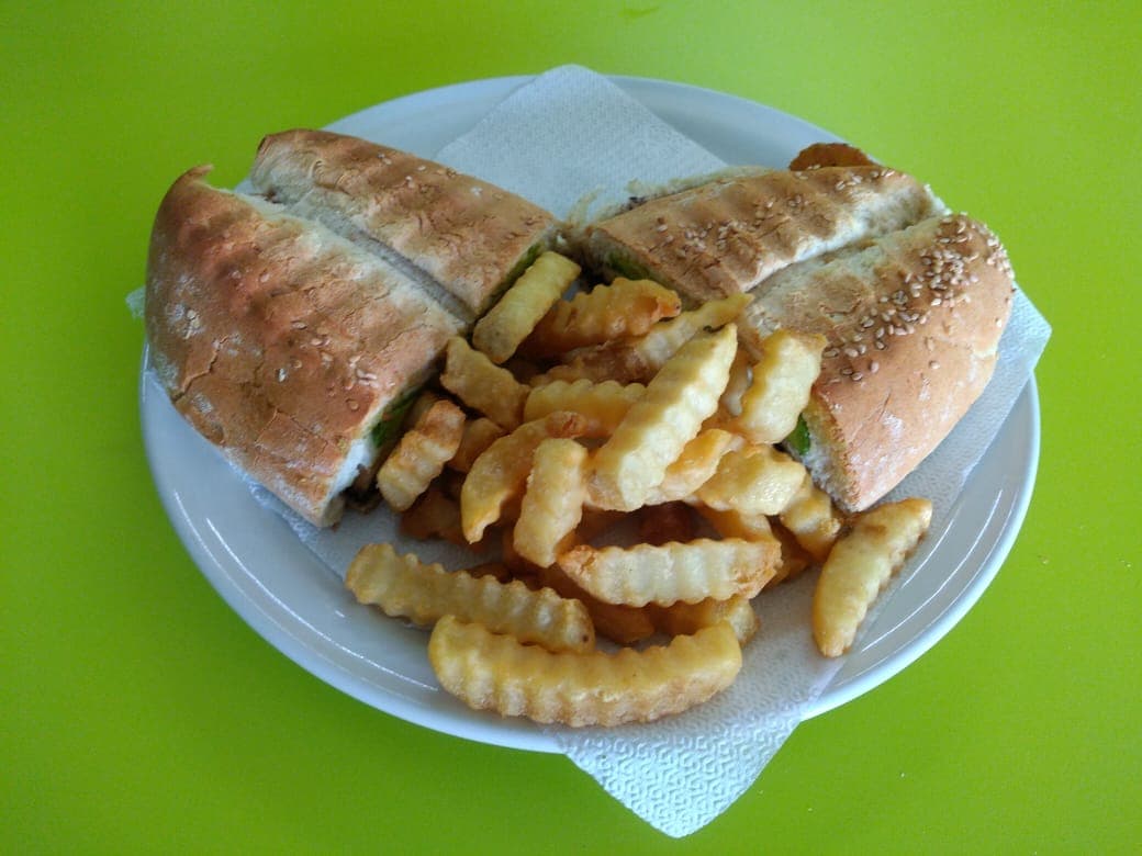 Torta Milanesa con Papas a la Francesa