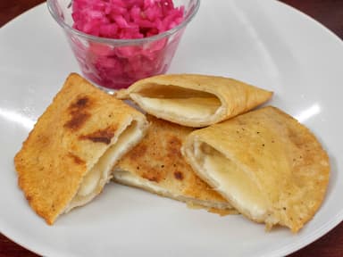 Empanada Queso de Bola