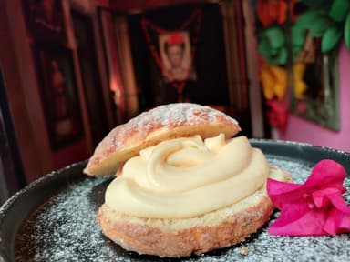 3 Conchas con Nata + 3 Cafés