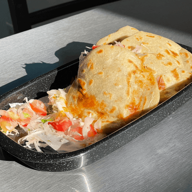 3 Gorditas de Chicharrón