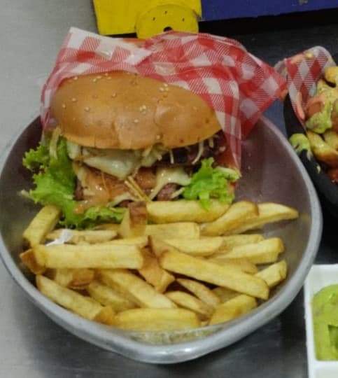 Combo Hamburguesa de La Casa