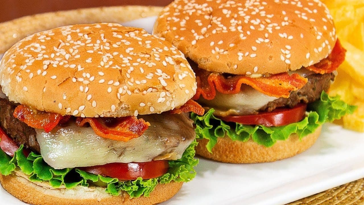 3 hamburguesas sencillas + 3 papas + 3 gaseosas