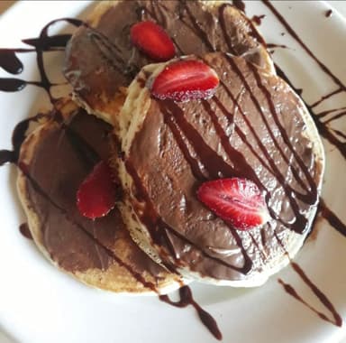 Hot Cakes con Crema de Cacahuate