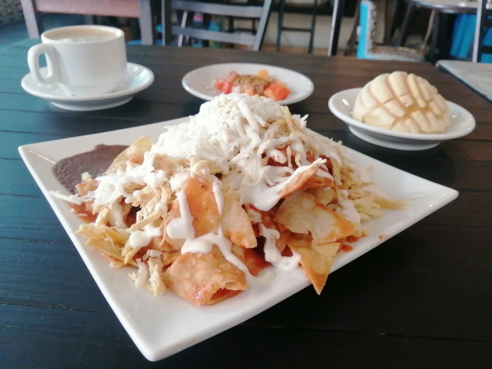 CHILAQUILES + CAFE