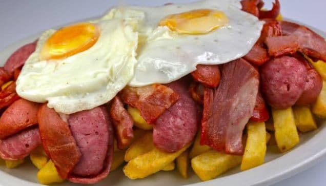 Salchipapa Especial.