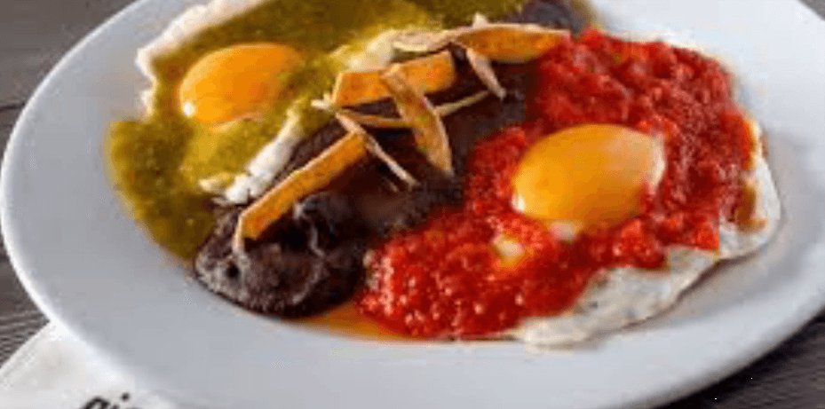 Huevos al gusto a elegir+frijoles+bolillo