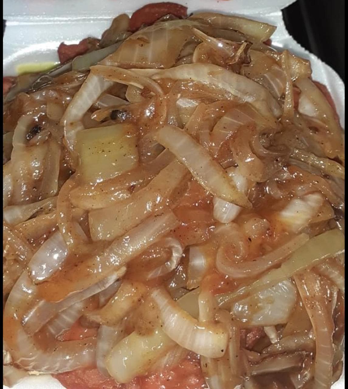 Salchipapa Encebollada
