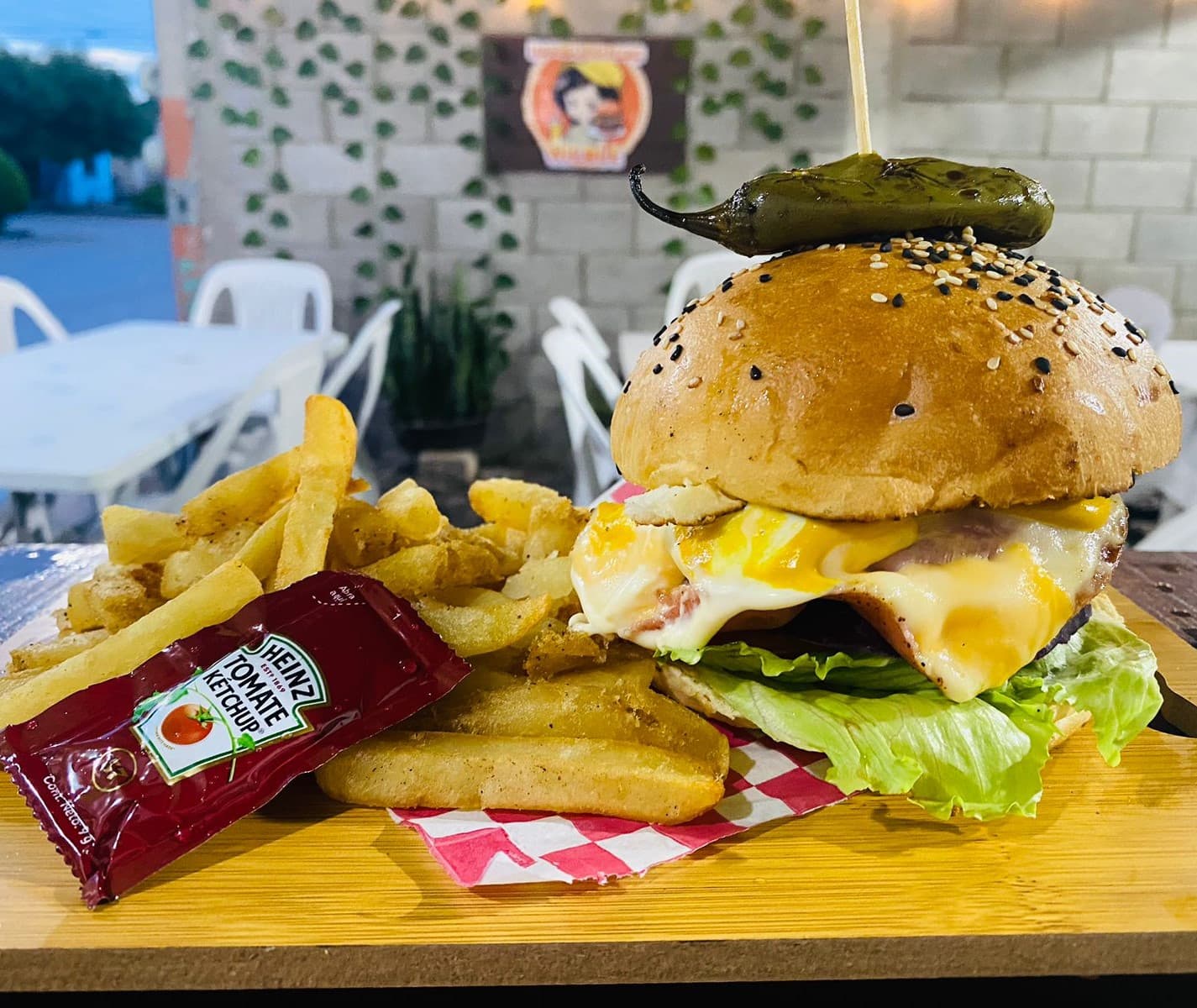 Hamburguesa Especial con Papas