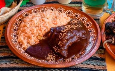 Pollo con Mole.