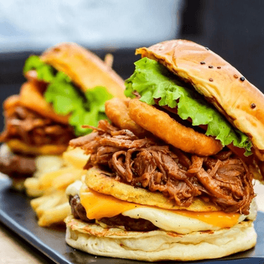 Hamburguesa PATRIOTA + PAPA A LA FRANCESA