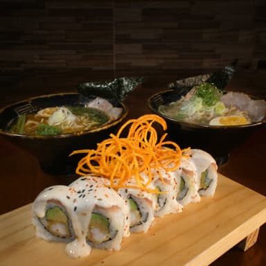 Combo 2 Ramen y 1 Maki