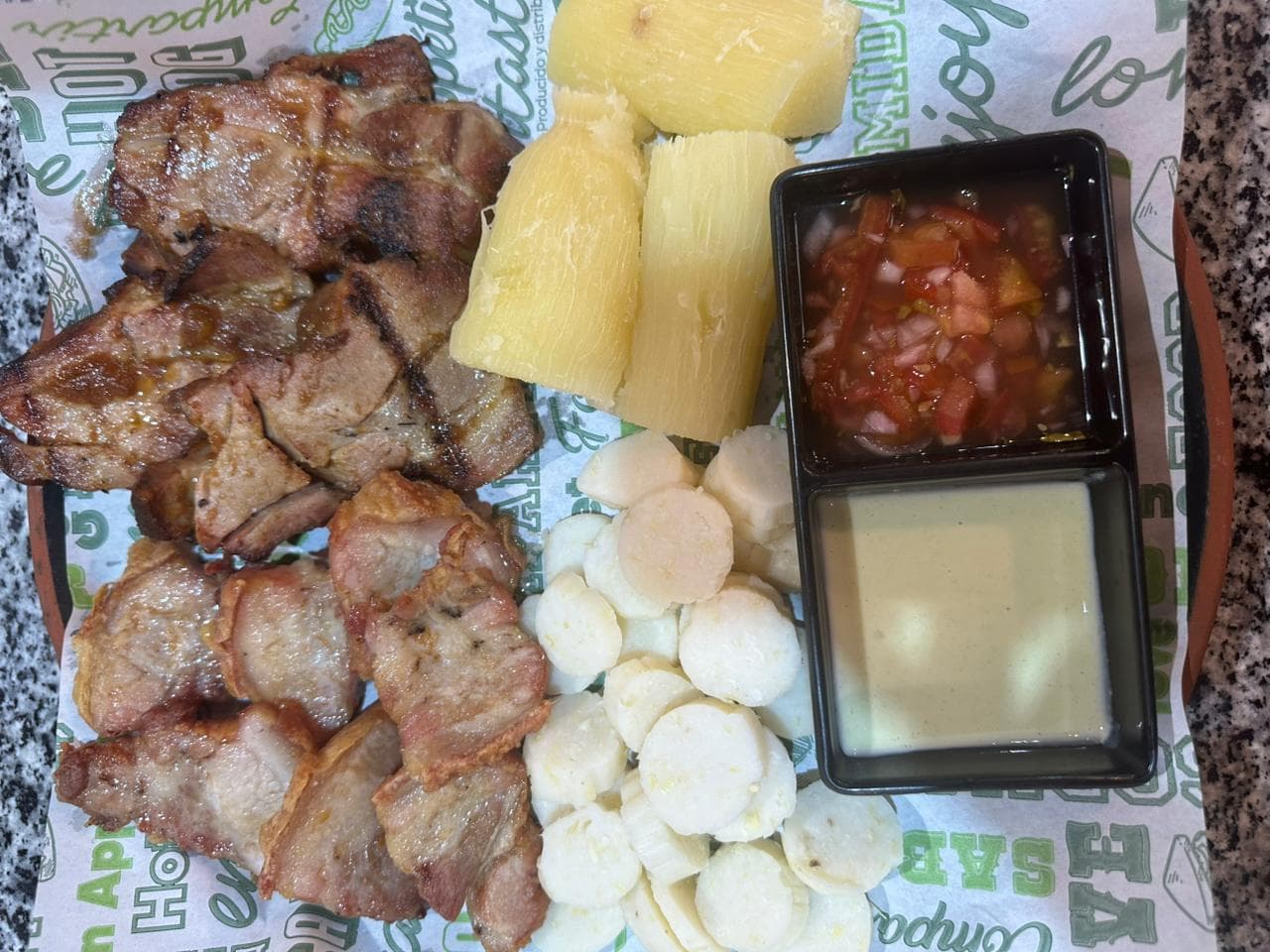 Picada Personal (Bondiola y Chicharrón)