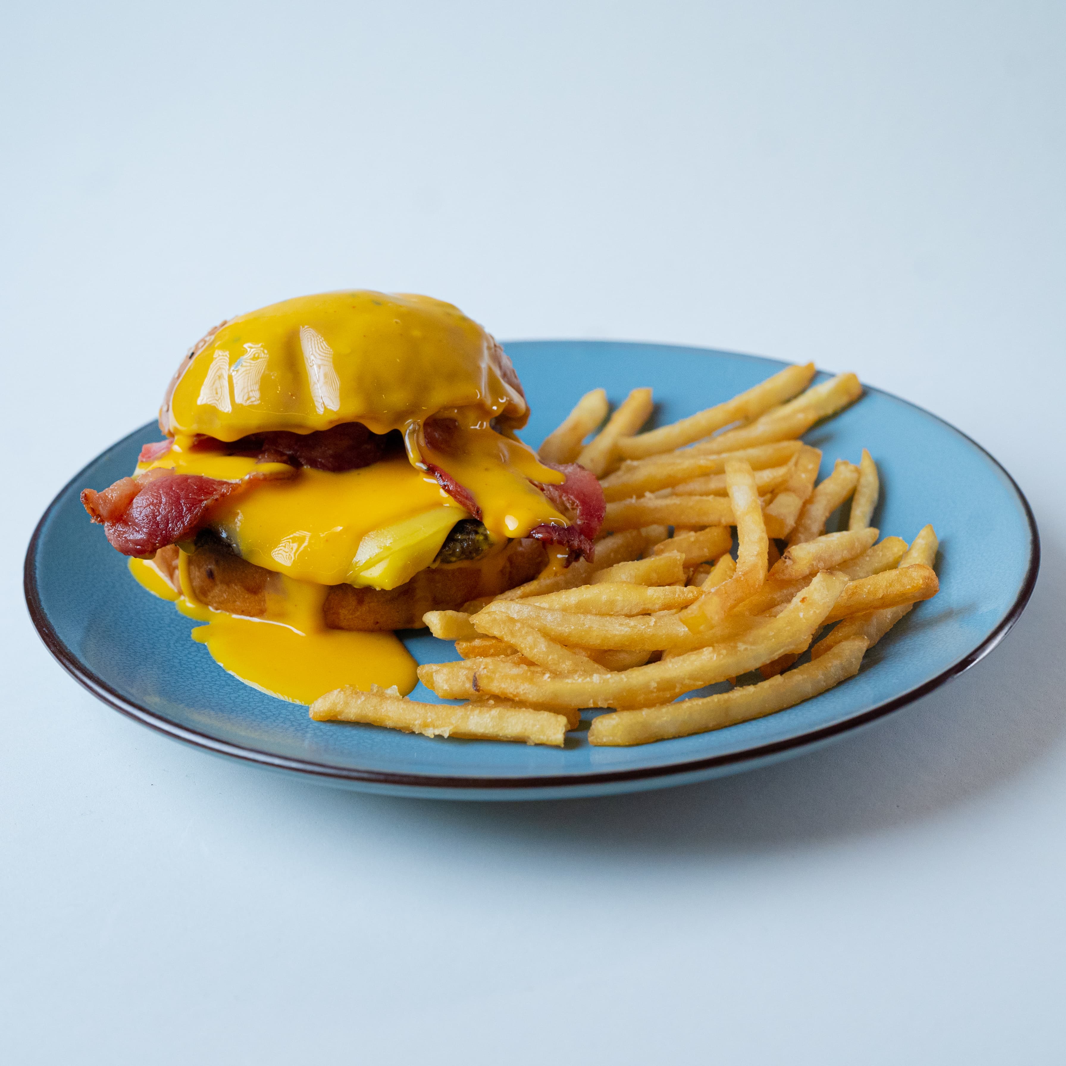 Hamburguesa Golden Cheese Bacon.