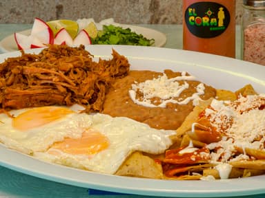 Chilaquiles Con Birria Y Huevo