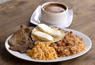 Desayuno Calentado con carne