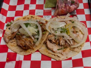 Tradicional Taco Al Pastor