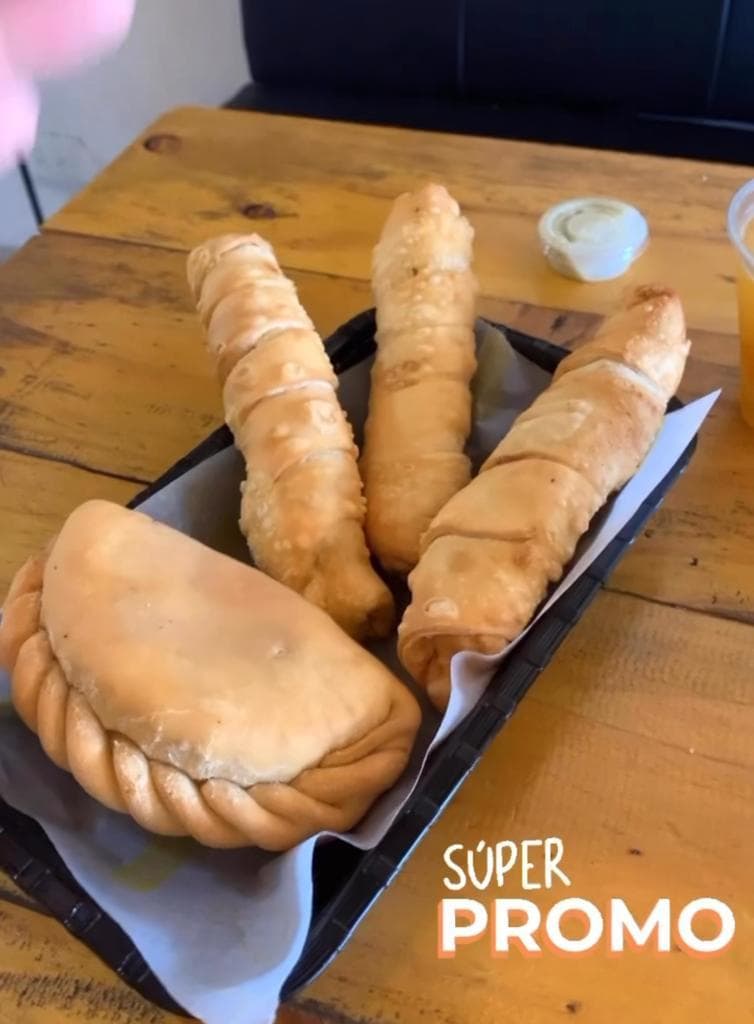 2 PaliQueso+2 Palitos Queso Mediano +1 Panzerotii
