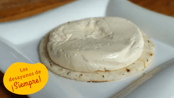 Arepa con Acompañante