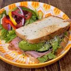 SANDWICH CON HUEVO