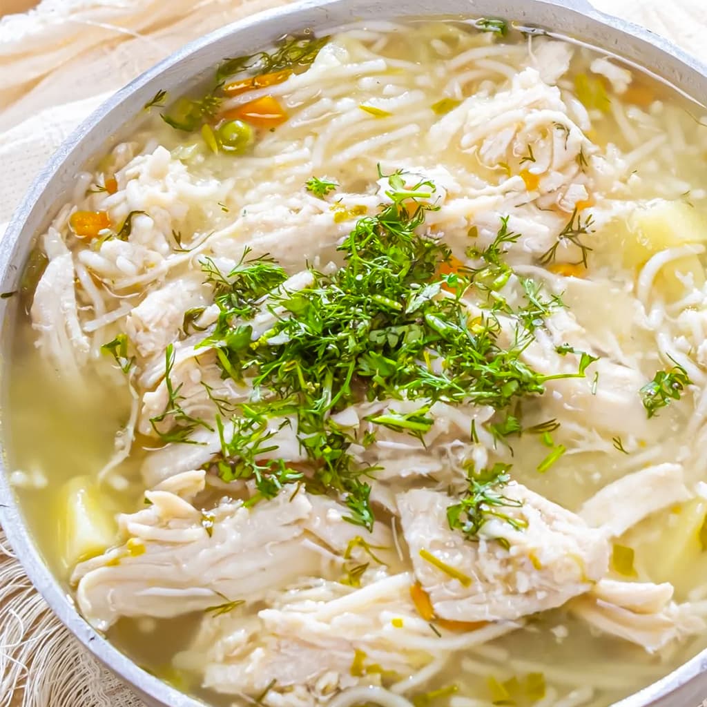 Medio Fideos con Pollo
