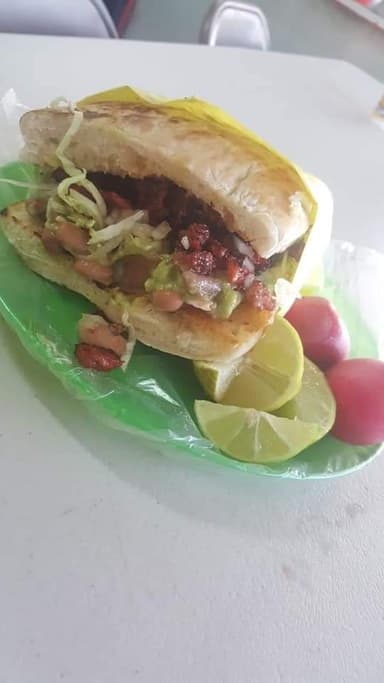 Torta de Carnitas