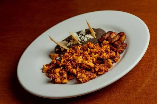Huevo con longaniza