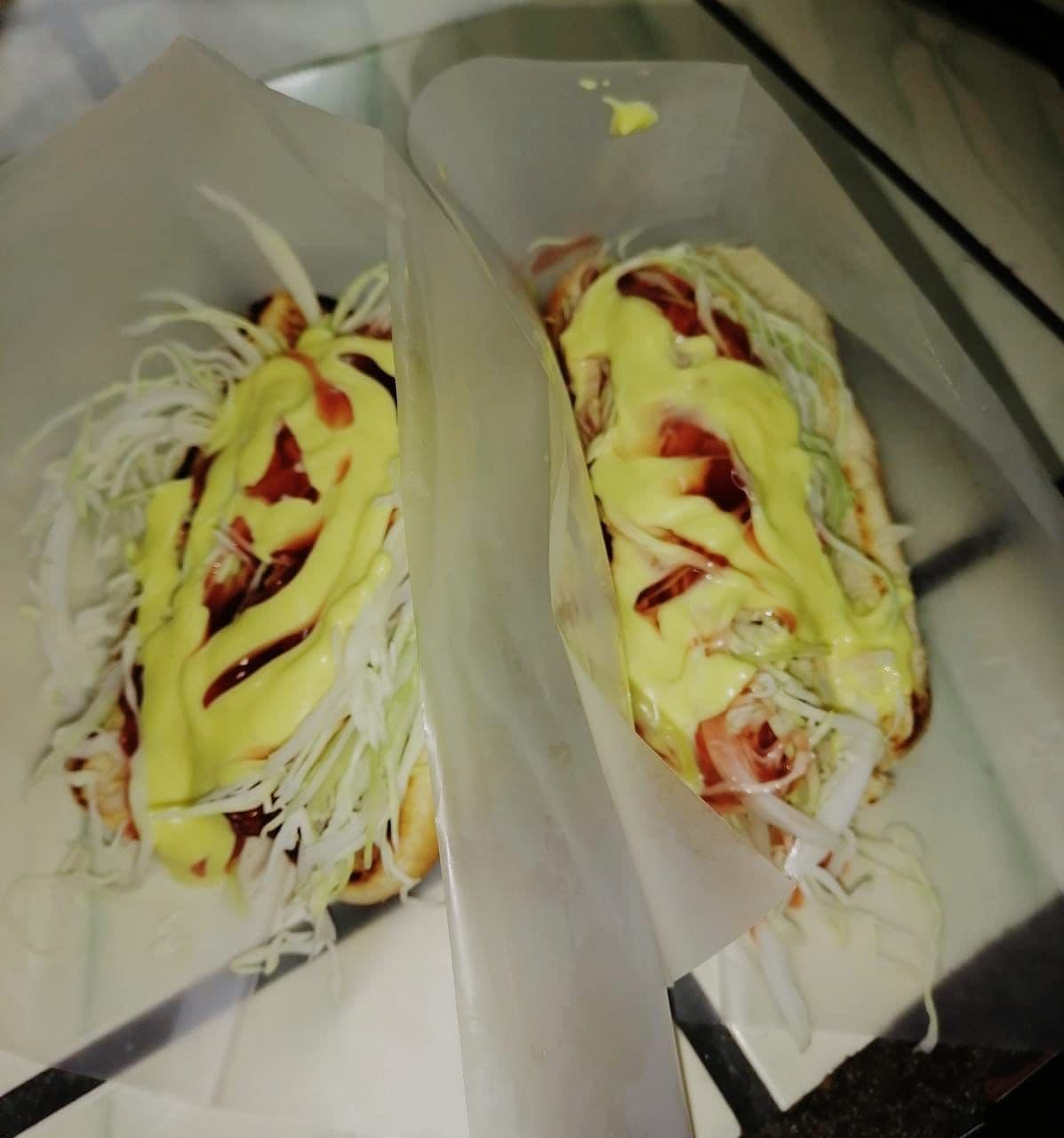 2 Perros Calientes