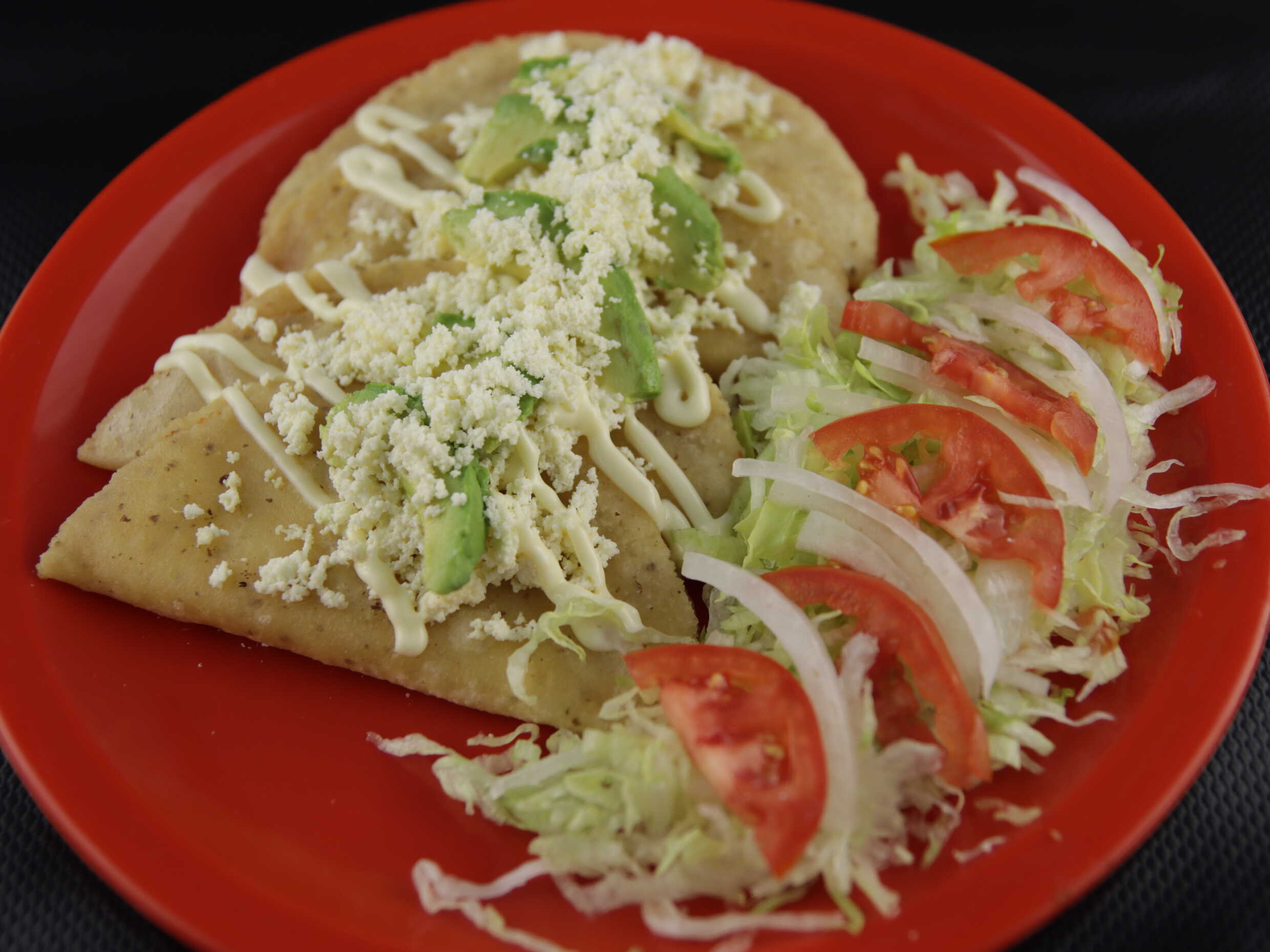 4 QUESADILLAS RELLENAS.