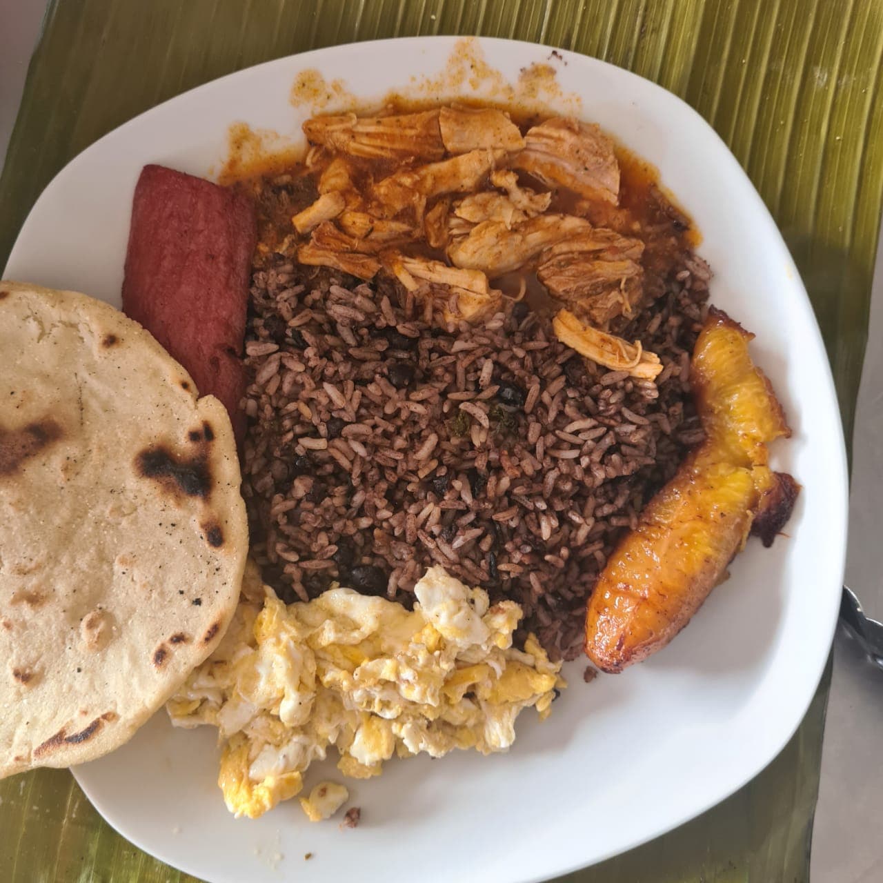 Pinto, Café y Maduros más  carne Mex y queso más p