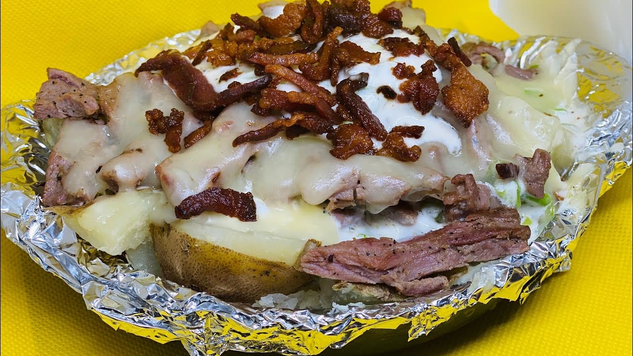 Papa Rellena con Chuleta